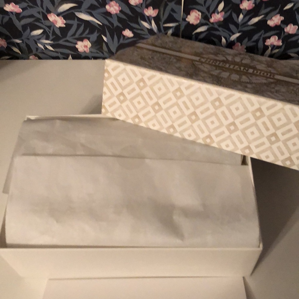 Dior Gift Box - Picture 6 of 8